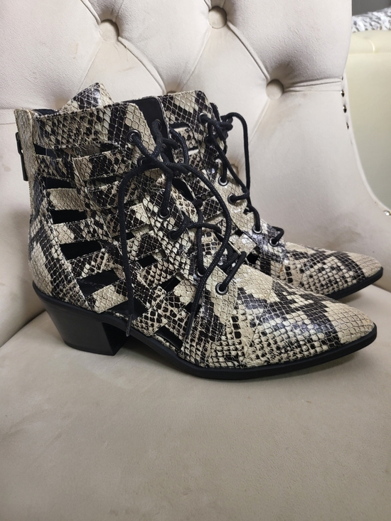 Treasure & Bond Shoes - Treasure & Bond Snake-Print Lace-Up Ankle Boots in Black & Cream